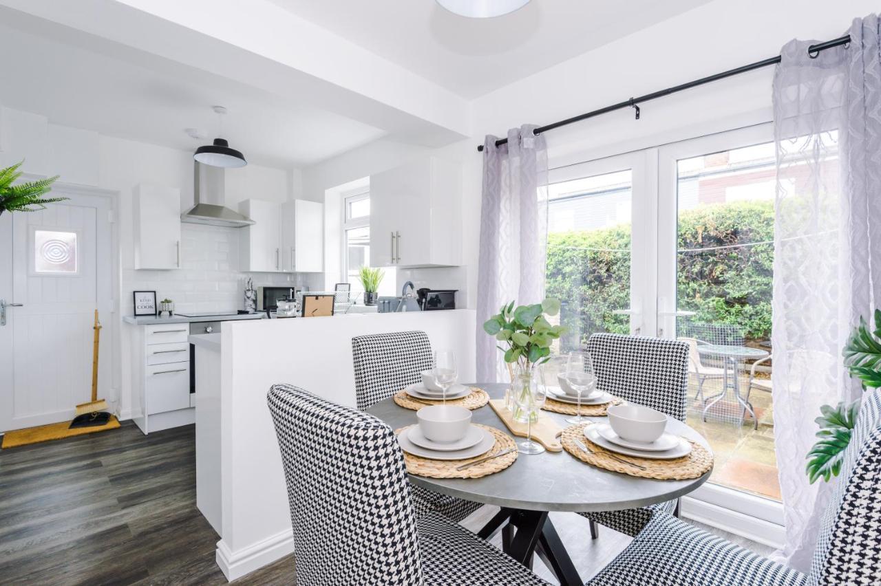 Welcoming 3 Bed Home, 10 Mins From Chester Races And Zoo Saughall Dış mekan fotoğraf