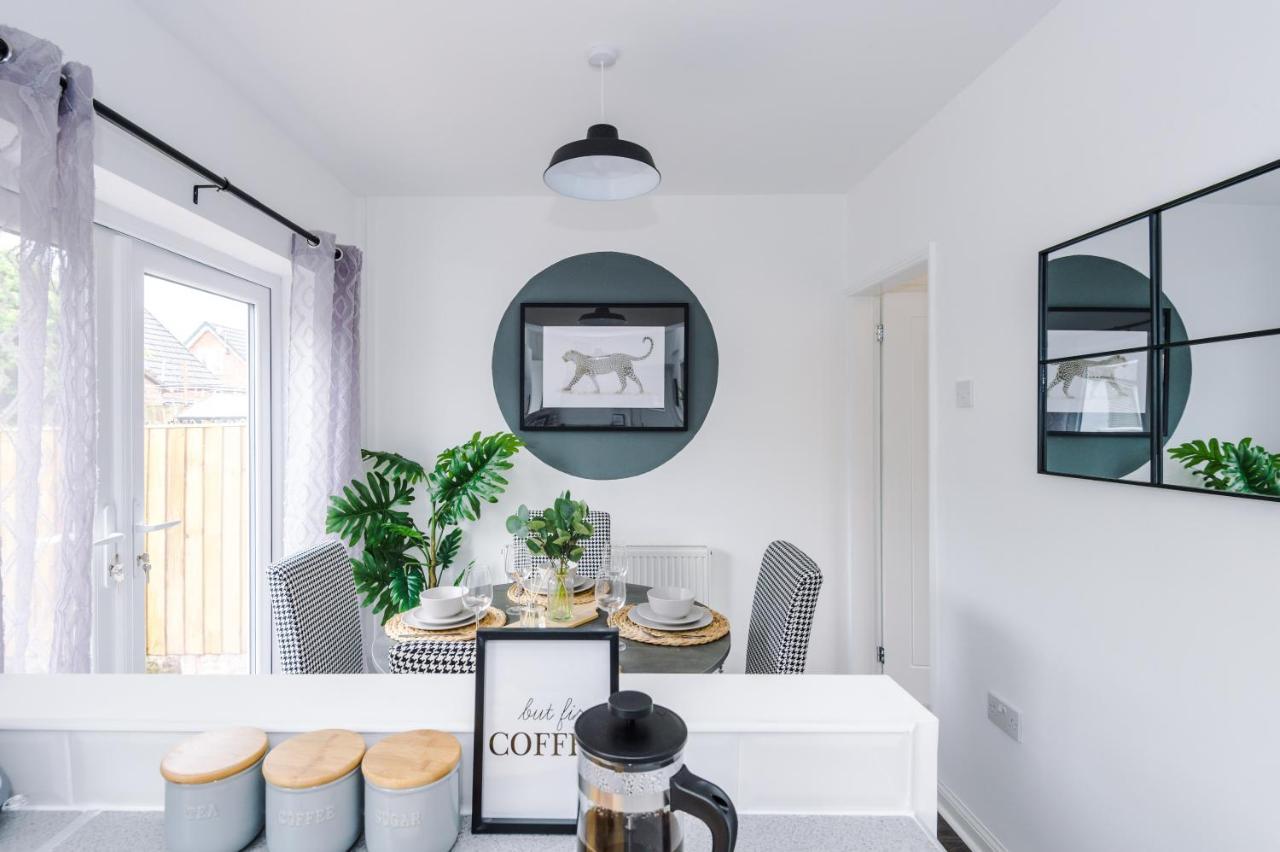 Welcoming 3 Bed Home, 10 Mins From Chester Races And Zoo Saughall Dış mekan fotoğraf