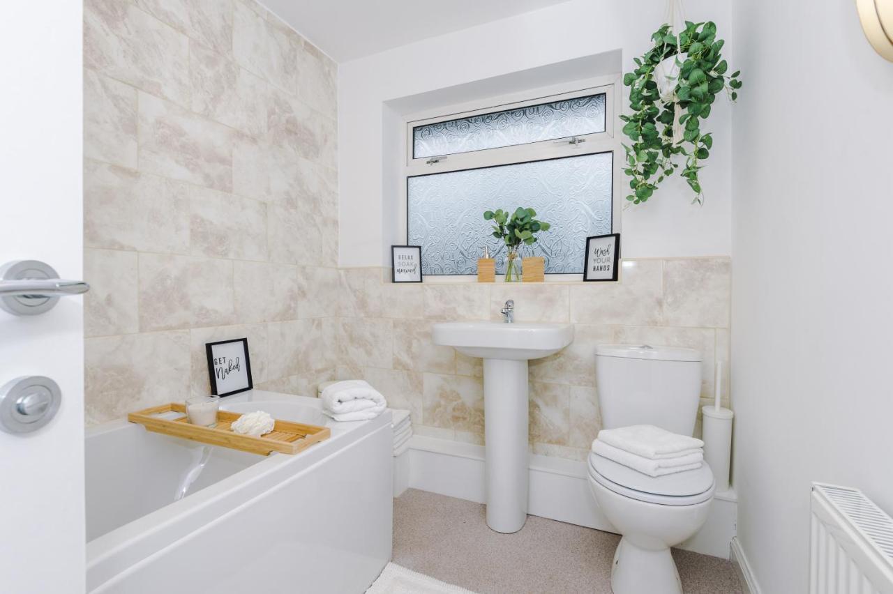 Welcoming 3 Bed Home, 10 Mins From Chester Races And Zoo Saughall Dış mekan fotoğraf