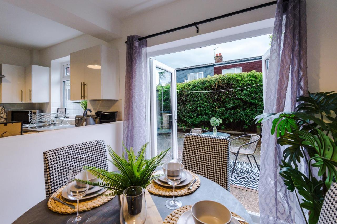 Welcoming 3 Bed Home, 10 Mins From Chester Races And Zoo Saughall Dış mekan fotoğraf
